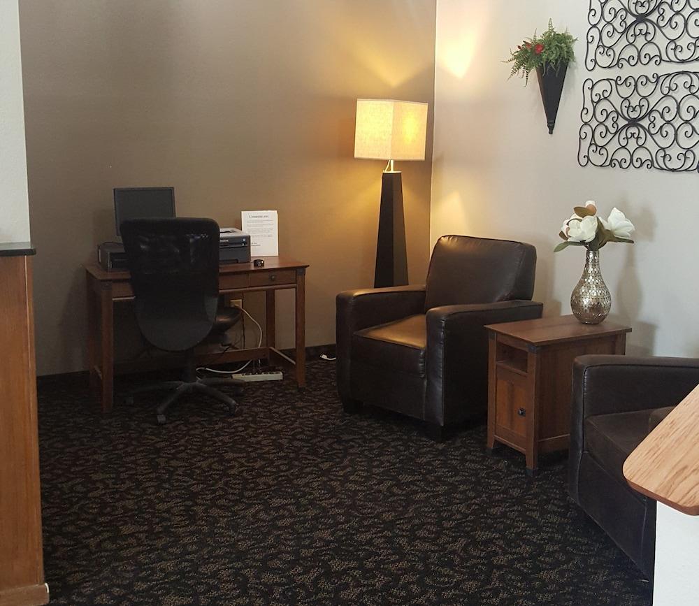 Super 8 By Wyndham Lincoln North Hotel Екстериор снимка