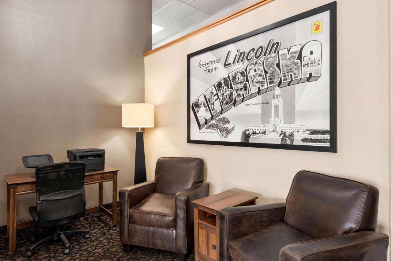 Super 8 By Wyndham Lincoln North Hotel Екстериор снимка