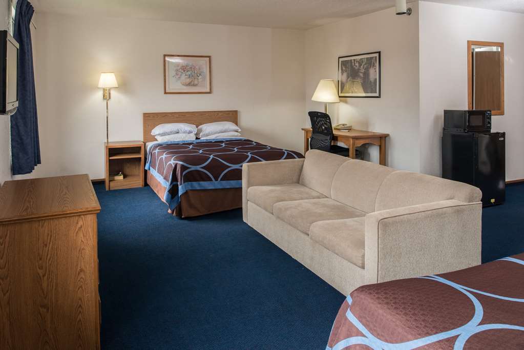 Super 8 By Wyndham Lincoln North Hotel Стая снимка